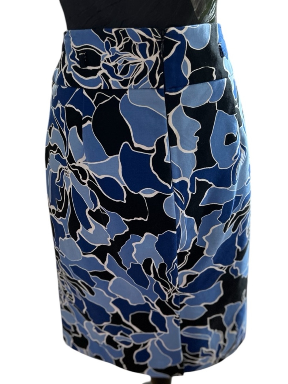 Liz Claiborne Blue Floral Pencil Skirt Size 12 Cotton Stretch Lined - Picture 3 of 7